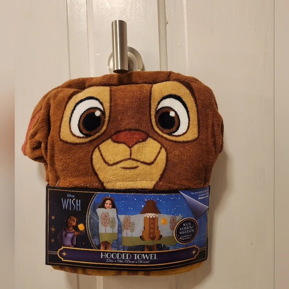 NWT Disney Wish Valentino Hooded Towel For Kids For Bath Or Beach
